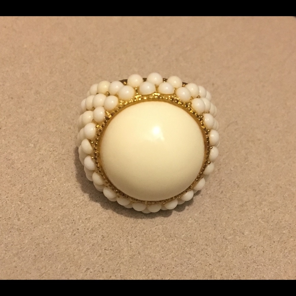Antique style ring